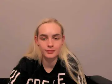 OliviaKisss3  live sex cam