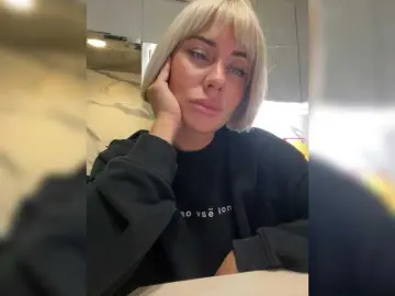 AlisaBlackFox  live sex cam