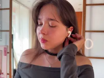 PlumyBun  live sex cam