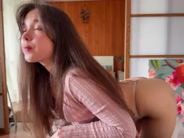 PlumyBun  live sex cam
