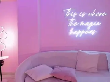 SavannahStorm  live sex cam