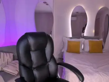 SavannahStorm  live sex cam