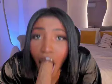 SavannahStorm  live sex cam