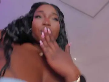 SavannahStorm  live sex cam