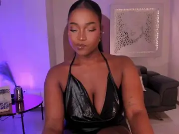 SavannahStorm  live sex cam