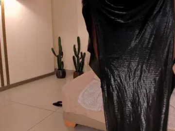 SavannahStorm  live sex cam