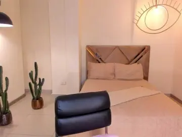 SavannahStorm  live sex cam