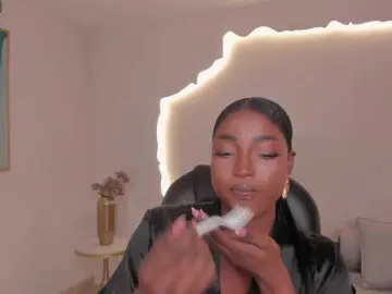 SavannahStorm  live sex cam