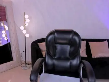 SavannahStorm  live sex cam