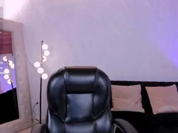 SavannahStorm  live sex cam