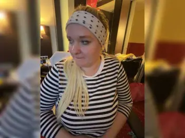 Karina57  live sex cam