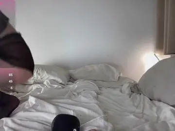 MilkHoneyLullabies  live sex cam