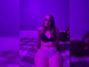 PrettyTrouble-19  live sex cam