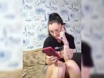 ViolettaKissMe  live sex cam