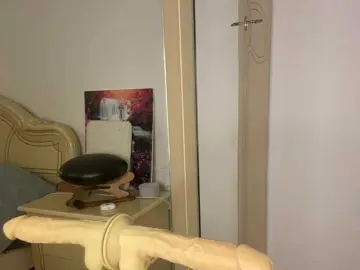 Avolood  live sex cam