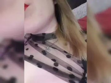 Elaizza  live sex cam