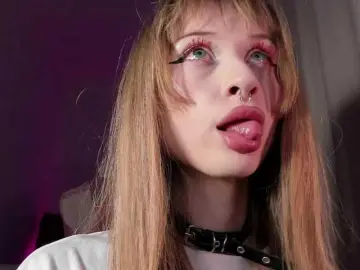 Mnepohuyy  live sex cam