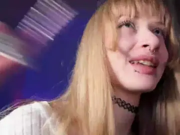 Mnepohuyy  live sex cam