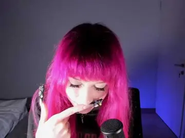 Mnepohuyy  live sex cam