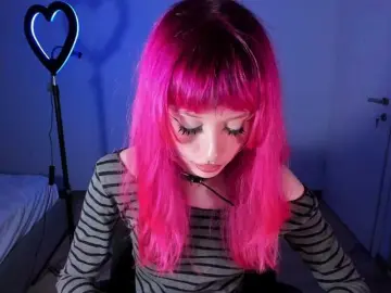 Mnepohuyy  live sex cam