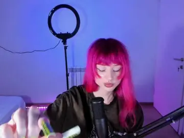 Mnepohuyy  live sex cam