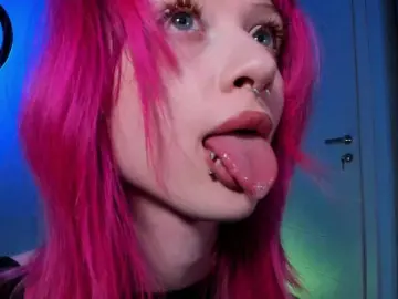 Mnepohuyy  live sex cam