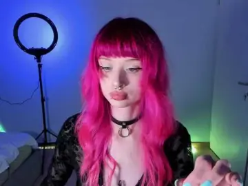 Mnepohuyy  live sex cam