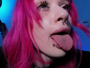 Mnepohuyy  live sex cam
