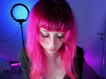Mnepohuyy  live sex cam