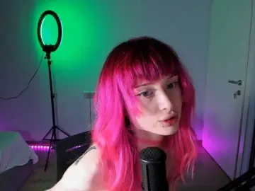 Mnepohuyy  live sex cam
