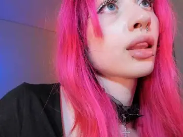 Mnepohuyy  live sex cam