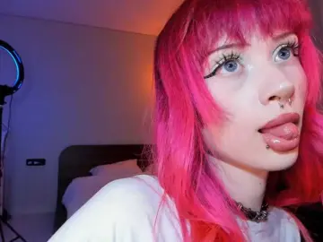 Mnepohuyy  live sex cam