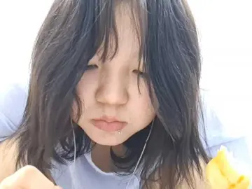 AdelaKessner  live sex cam