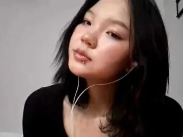 AdelaKessner  live sex cam