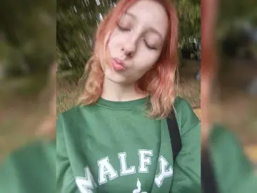 EmySnape  live sex cam