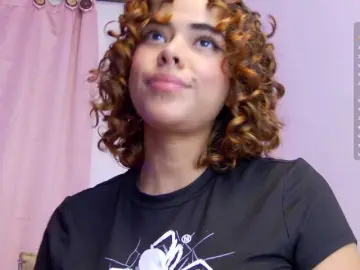 MarilynStone  live sex cam