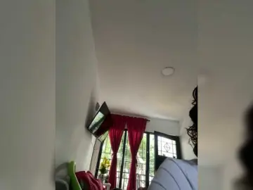 MarilynStone  live sex cam