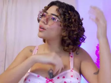 MarilynStone  live sex cam