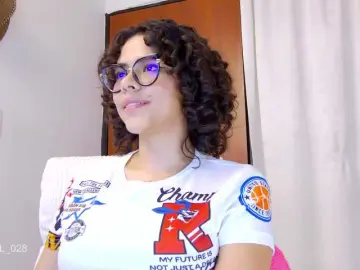 MarilynStone  live sex cam