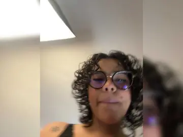 MarilynStone  live sex cam