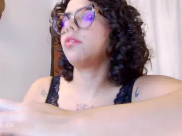 MarilynStone  live sex cam
