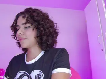 MarilynStone  live sex cam