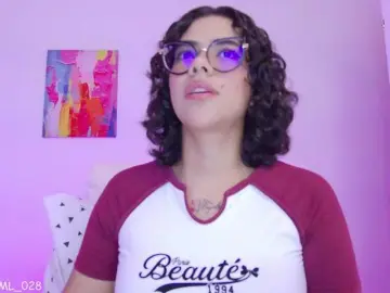MarilynStone  live sex cam