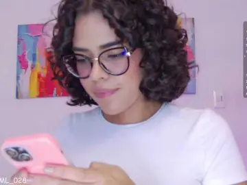 MarilynStone  live sex cam
