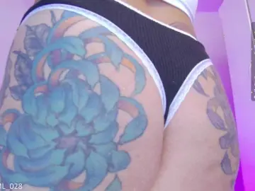 MarilynStone  live sex cam