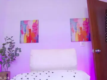 MarilynStone  live sex cam