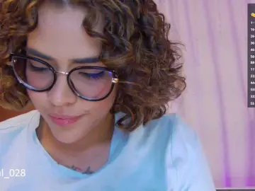 MarilynStone  live sex cam