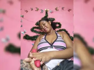 Natalie22  live sex cam