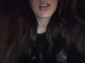 Hellshell300  live sex cam