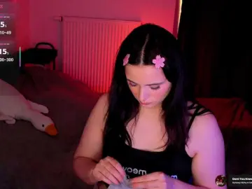 Kissy3missy  live sex cam